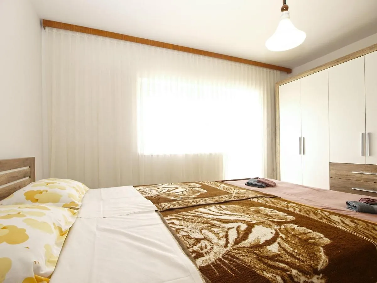 Apartment Milorad 786 Fazana 0*,